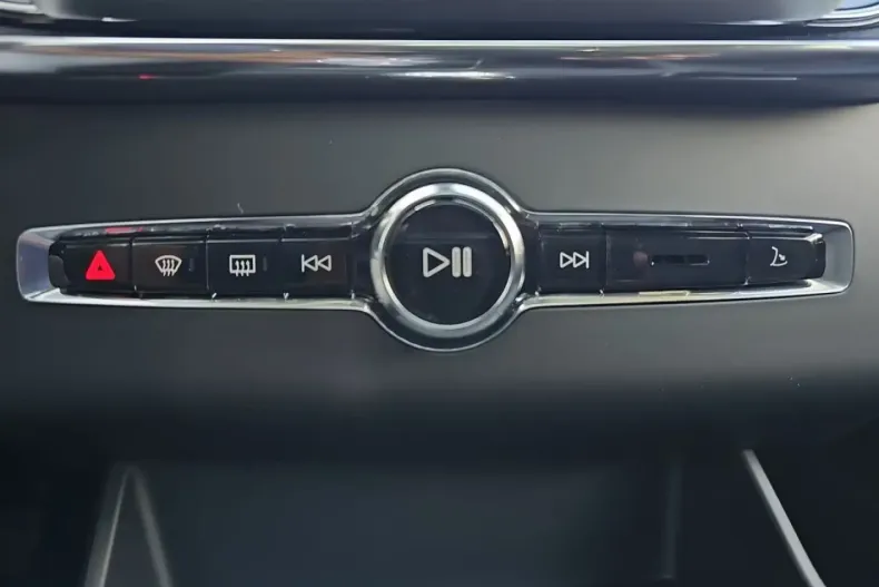 Volvo XC90 din 2025 cu 12 km - oferta VOL115480 - foto 9