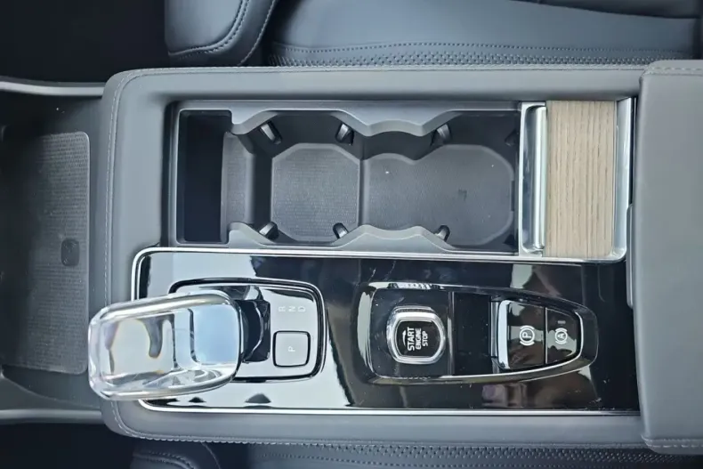 Volvo XC90 din 2025 cu 12 km - oferta VOL115480 - foto 15