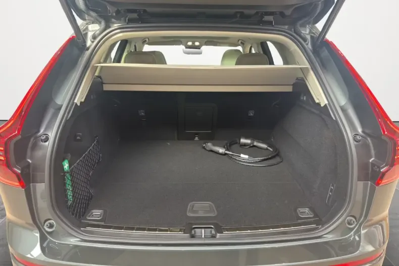 Volvo XC60 din 2025 cu 10 km - oferta VOL115483 - foto 9