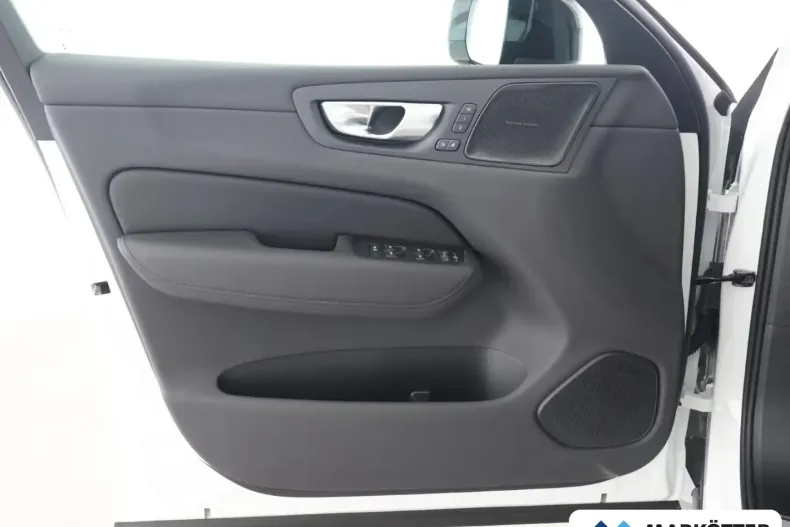 Volvo XC60 din 2025 cu 10 km - oferta VOL115487 - foto 11