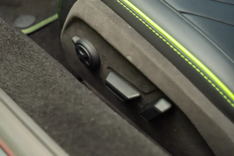 Lamborghini Revuelto din 2025 cu 400 km - oferta LAM115494 - foto 28