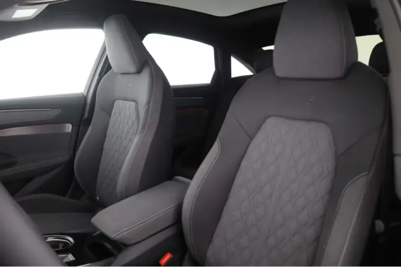 Audi A6 din 2025 cu 15 km - oferta AUD115501 - foto 8