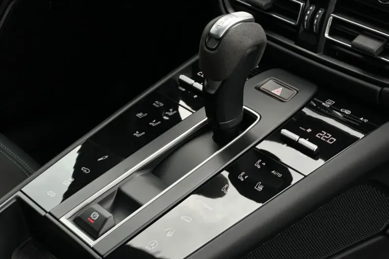 Porsche Macan din 2023 cu 30.900 km - oferta POR115510 - foto 10