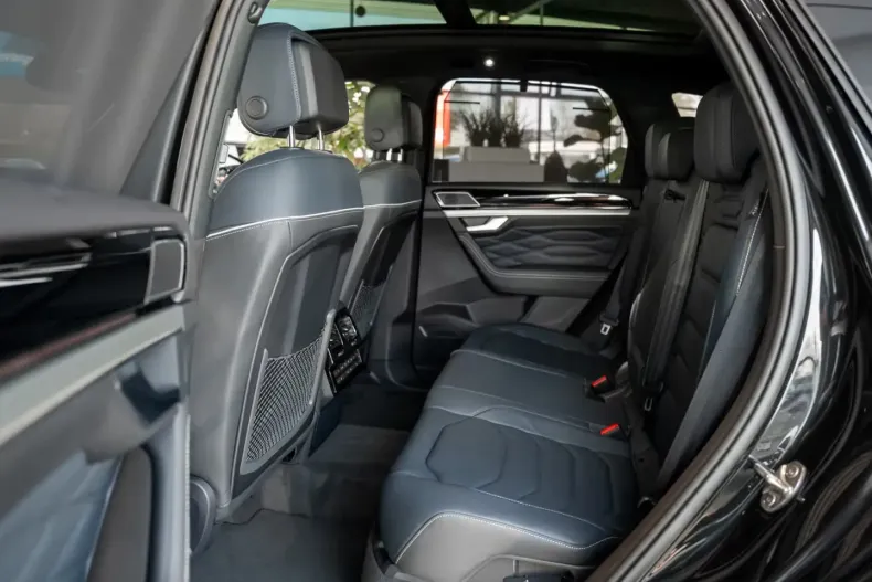 Volkswagen Touareg din 2025 cu 7.500 km - oferta VOL115511 - foto 11