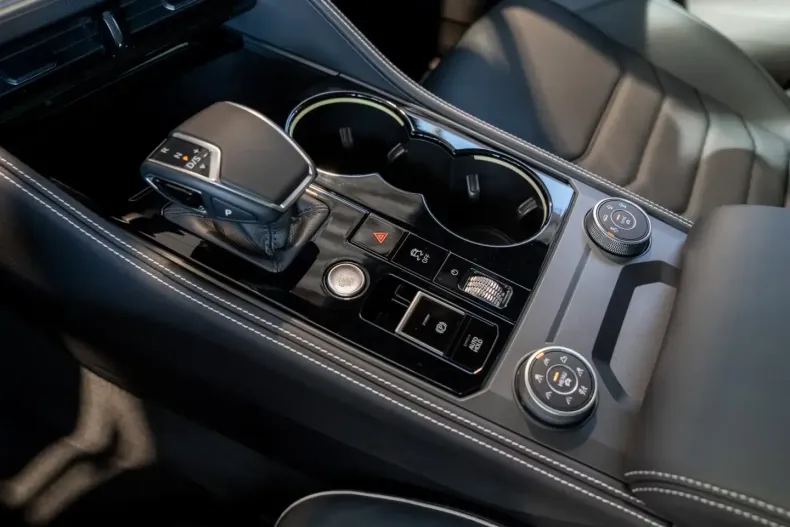 Volkswagen Touareg din 2025 cu 7.500 km - oferta VOL115511 - foto 14