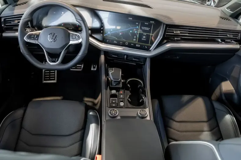 Volkswagen Touareg din 2025 cu 7.500 km - oferta VOL115511 - foto 15