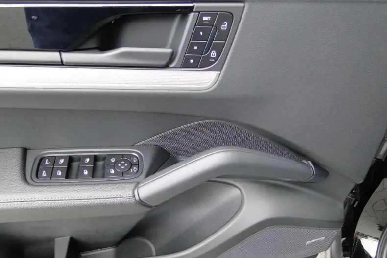 Porsche Cayenne din 2024 cu 15.000 km - oferta POR115521 - foto 23