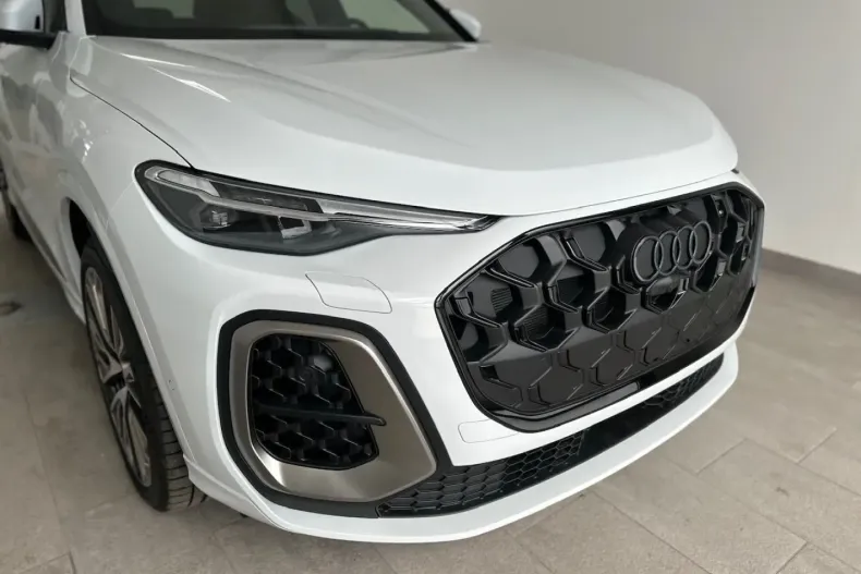 Audi Q5 din 2025 cu 1.850 km - oferta AUD115524 - foto 3