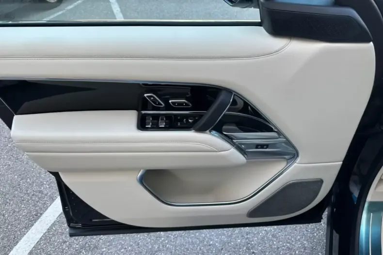 Land Rover Range Rover din 2025 cu 3.000 km - oferta LAN115539 - foto 17