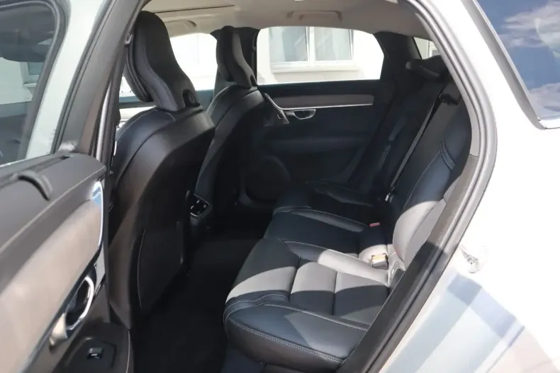 Volvo S90 din 2024 cu 26.300 km - oferta VOL115541 - foto 4