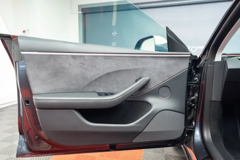 Tesla Model 3 din 2024 cu 3.000 km - oferta TES115552 - foto 16