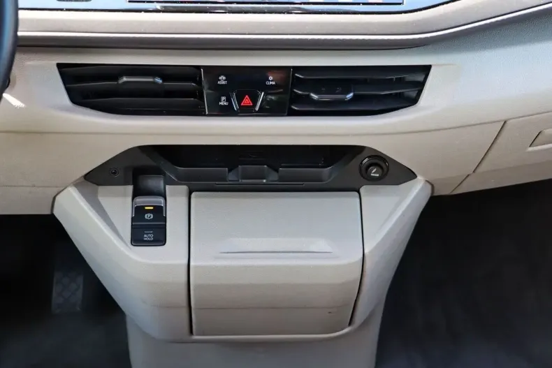 Volkswagen T7 Multivan din 2024 cu 35.190 km - oferta VOL115553 - foto 8