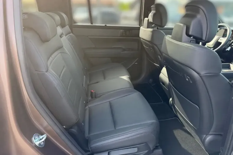 Hyundai SANTA FE din 2024 cu 17.694 km - oferta HYU115559 - foto 13