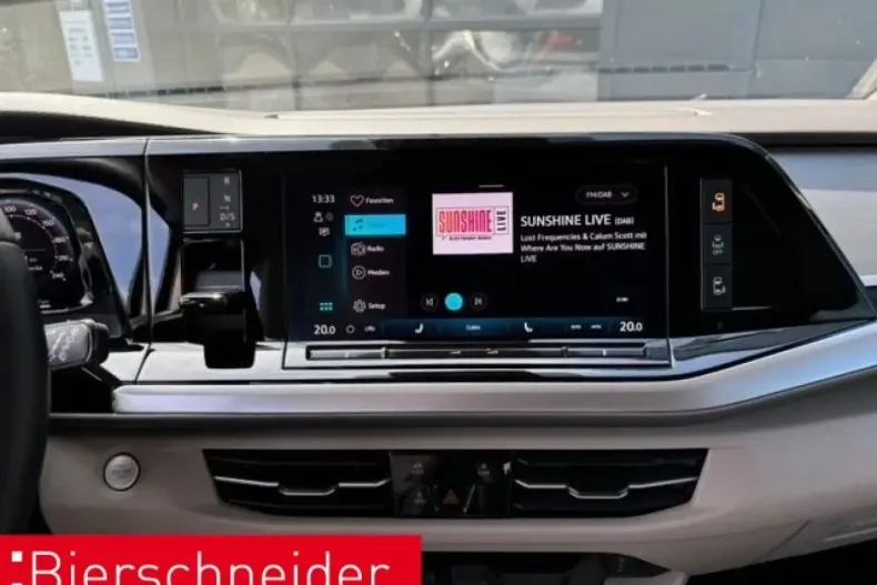 Volkswagen T7 Multivan din 2024 cu 23.970 km - oferta VOL115572 - foto 9