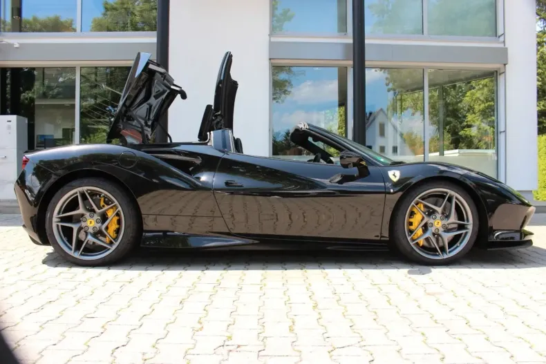 Ferrari F8 din 2022 cu 6.400 km - oferta FER115586 - foto 5