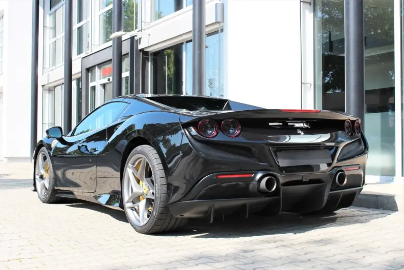 Ferrari F8 din 2022 cu 6.400 km - oferta FER115586 - foto 11