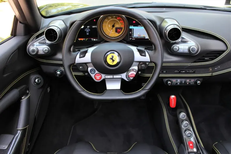 Ferrari F8 din 2022 cu 6.400 km - oferta FER115586 - foto 18