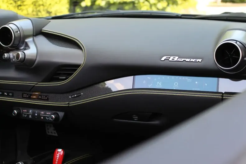 Ferrari F8 din 2022 cu 6.400 km - oferta FER115586 - foto 24