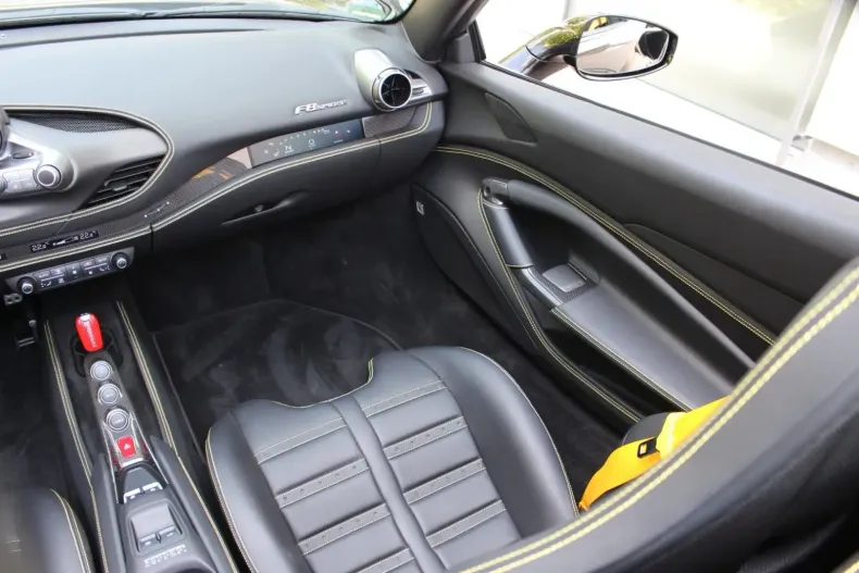 Ferrari F8 din 2022 cu 6.400 km - oferta FER115586 - foto 27