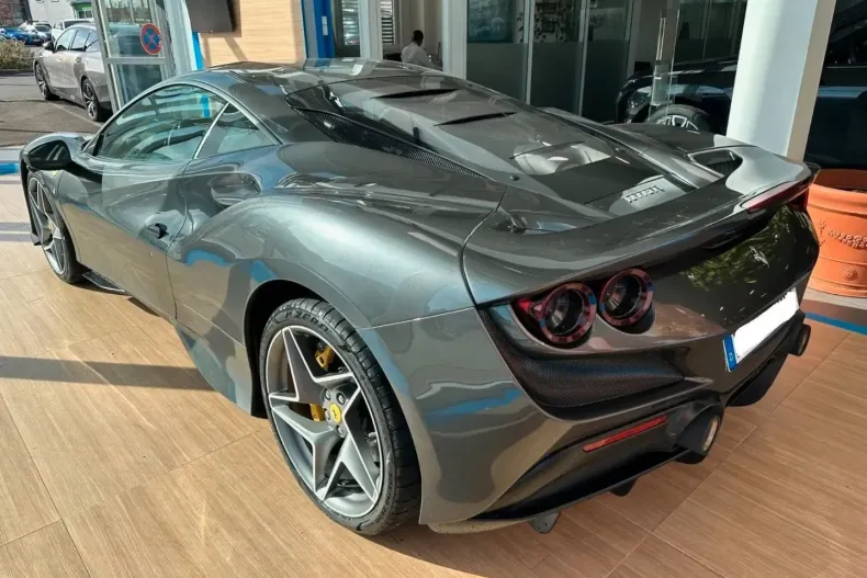 Ferrari F8 din 2022 cu 9.784 km - oferta FER115588 - foto 5