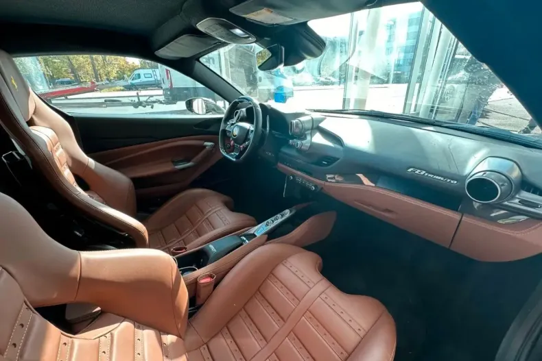 Ferrari F8 din 2022 cu 9.784 km - oferta FER115588 - foto 10