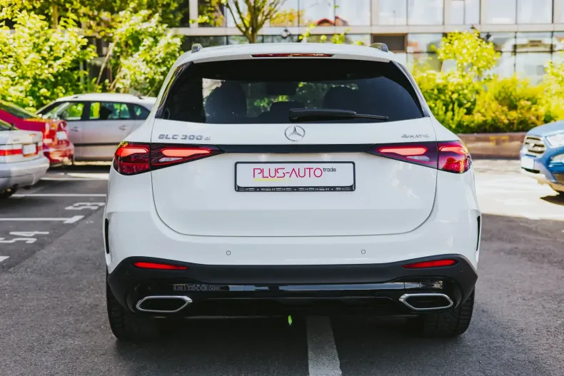 Mercedes-Benz GLC 300 din 2023 cu 13.000 km - oferta MER115598 - foto 8