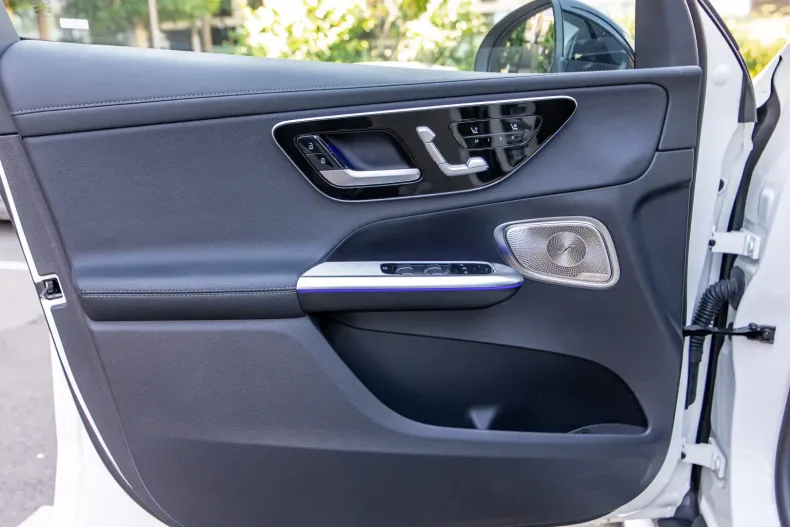 Mercedes-Benz GLC 300 din 2023 cu 13.000 km - oferta MER115598 - foto 17