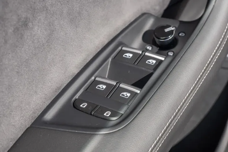 Audi Q8 din 2024 cu 37.382 km - oferta AUD115629 - foto 20