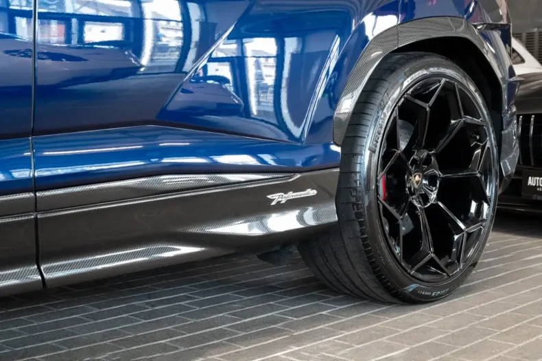 Lamborghini Urus din 2023 cu 9.511 km - oferta LAM115632 - foto 7