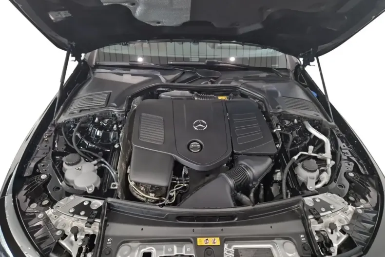 Mercedes-Benz CLE 300 din 2024 cu 12.704 km - oferta MER115637 - foto 7