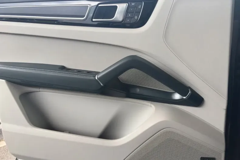 Porsche Cayenne din 2022 cu 56.331 km - oferta POR115665 - foto 13