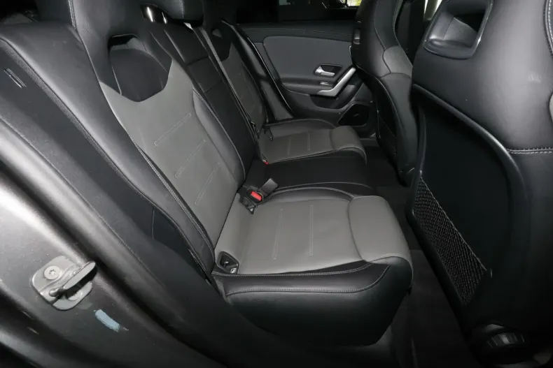 Mercedes-Benz CLA 180 din 2024 cu 11.480 km - oferta MER115678 - foto 6