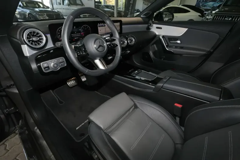 Mercedes-Benz CLA 180 din 2024 cu 11.480 km - oferta MER115678 - foto 8