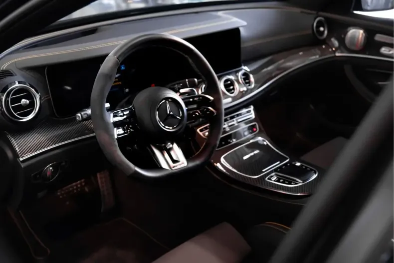 Mercedes-Benz E 63 AMG din 2023 cu 4.900 km - oferta MER115685 - foto 4