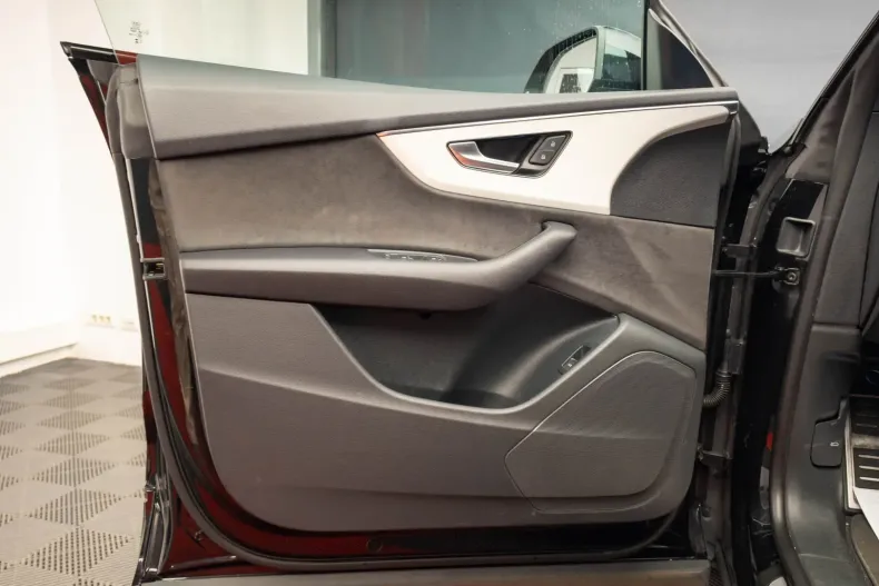 Audi Q8 din 2023 cu 39.000 km - oferta AUD115687 - foto 17