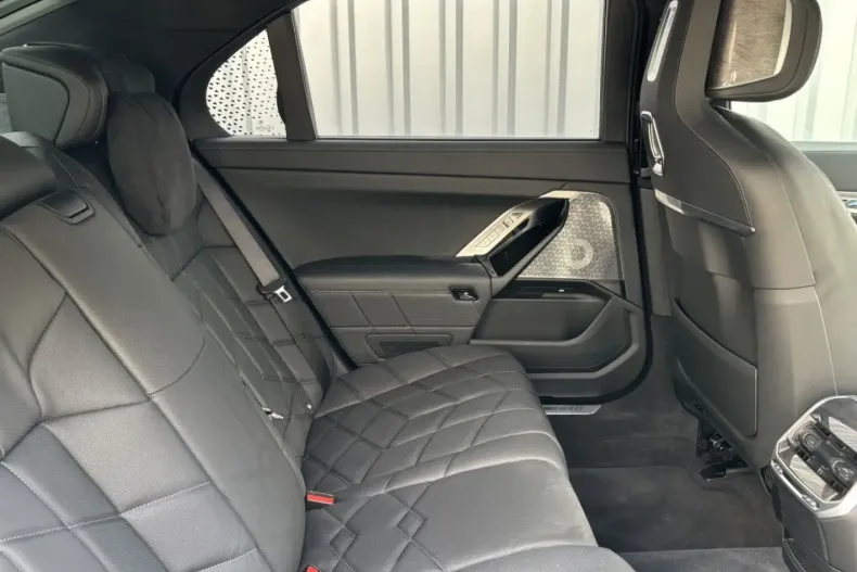 BMW 740 din 2024 cu 18.727 km - oferta BMW115696 - foto 8