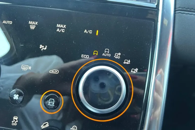 Land Rover Discovery Sport din 2020 cu 74.020 km - oferta LAN115697 - foto 23