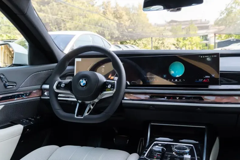 BMW 740 din 2025 cu 9.900 km - oferta BMW115715 - foto 9