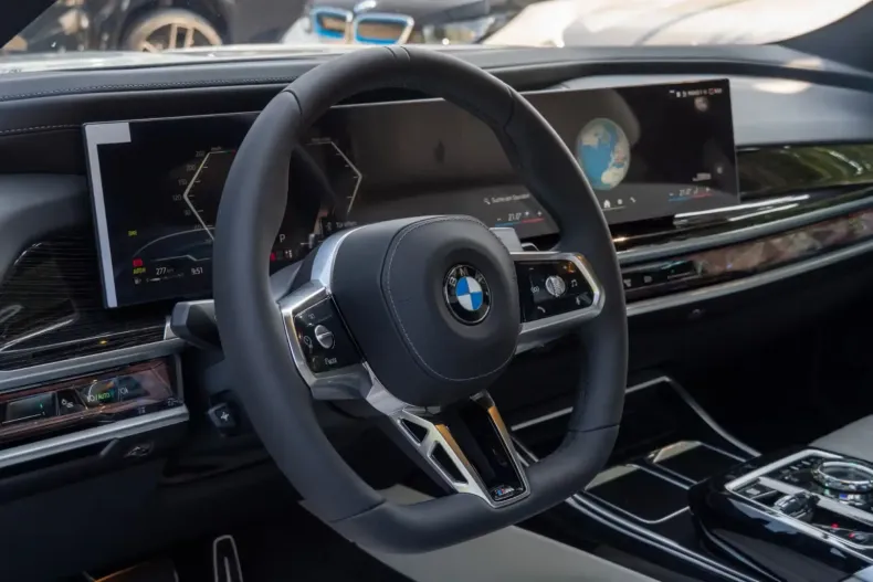 BMW 740 din 2025 cu 9.900 km - oferta BMW115715 - foto 12