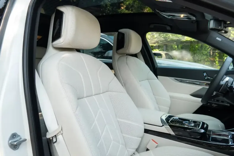 BMW 740 din 2025 cu 9.900 km - oferta BMW115715 - foto 15