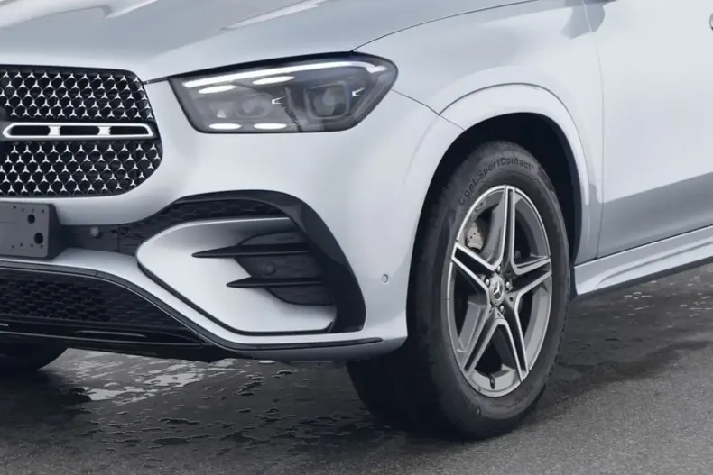 Mercedes-Benz GLE 300 din 2024 cu 8.404 km - oferta MER115732 - foto 3