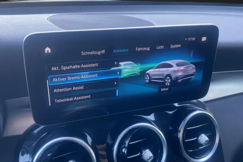 Mercedes-Benz GLC 300 din 2021 cu 98.175 km - oferta MER115755 - foto 19