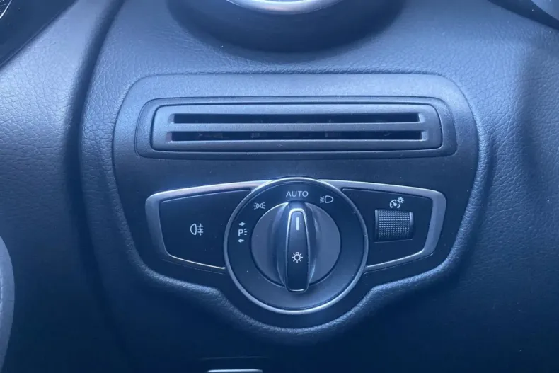 Mercedes-Benz GLC 300 din 2021 cu 98.175 km - oferta MER115755 - foto 24