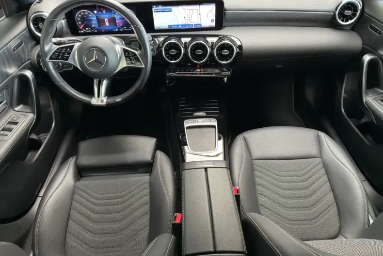 Mercedes-Benz A 180 din 2023 cu 42.859 km - oferta MER115759 - foto 8