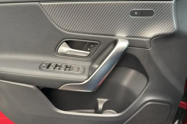 Mercedes-Benz A 180 din 2023 cu 42.859 km - oferta MER115759 - foto 11