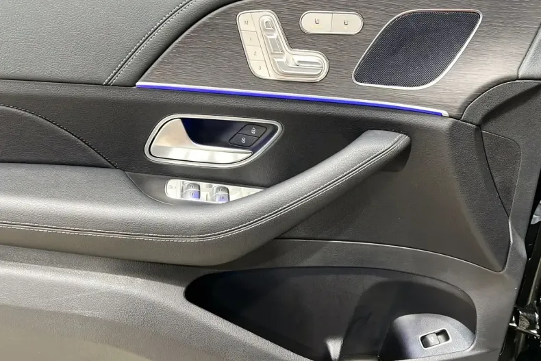 Mercedes-Benz GLE 300 din 2024 cu 10.800 km - oferta MER115761 - foto 13