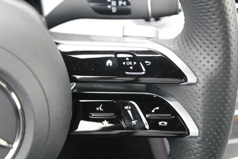 Mercedes-Benz E 300 din 2023 cu 23.495 km - oferta MER115778 - foto 10