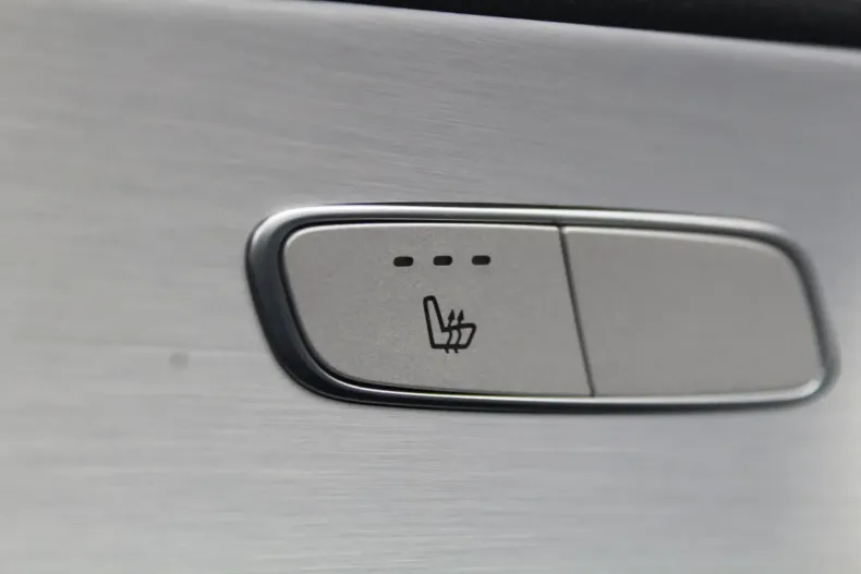 Mercedes-Benz E 300 din 2023 cu 23.495 km - oferta MER115778 - foto 11