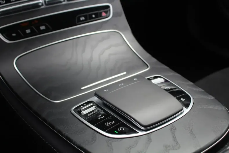 Mercedes-Benz E 300 din 2023 cu 23.495 km - oferta MER115778 - foto 16