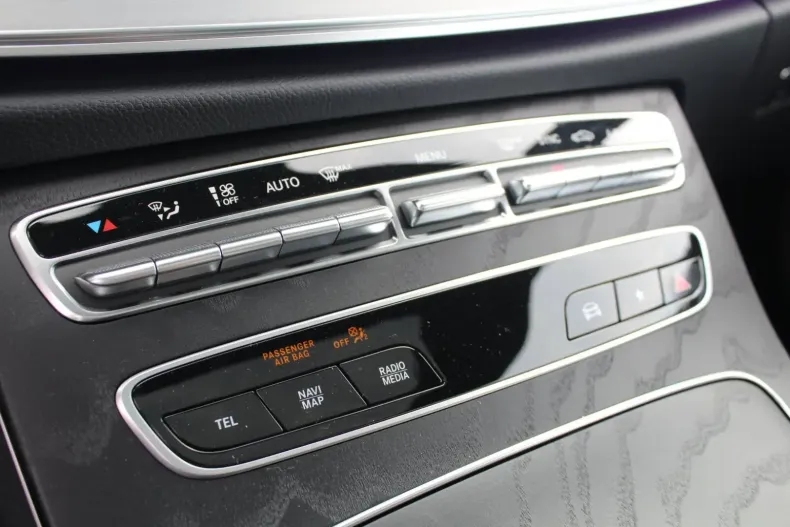 Mercedes-Benz E 300 din 2023 cu 23.495 km - oferta MER115778 - foto 17